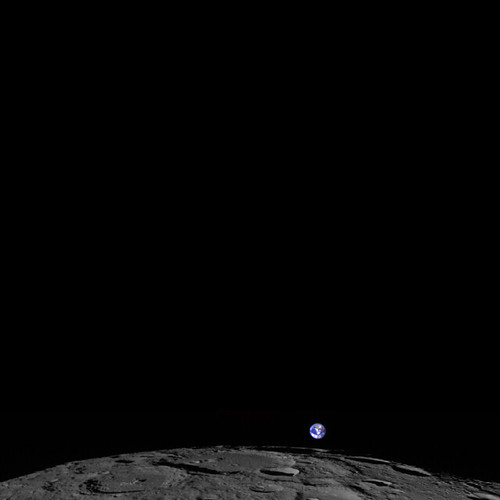 Lunar Satellite Snaps Image of Earth