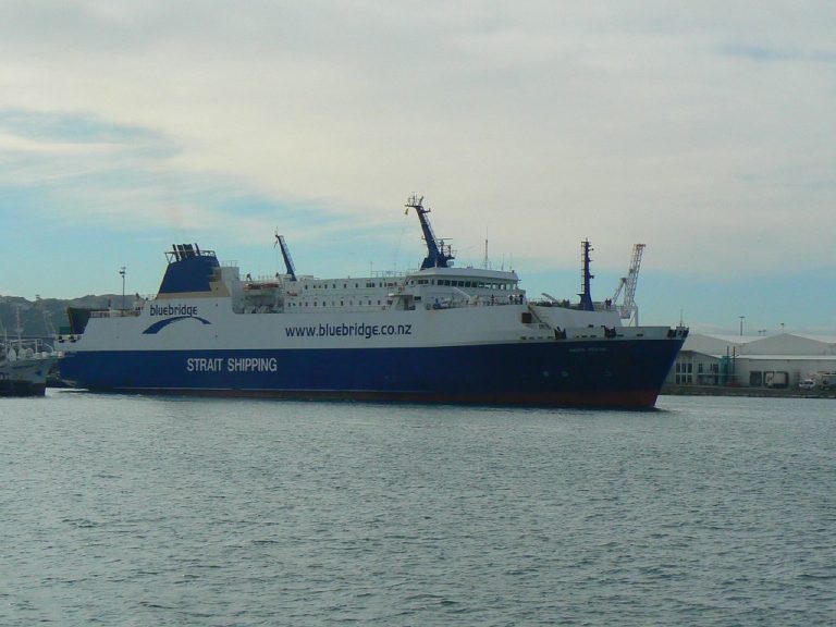 Strait Shipping